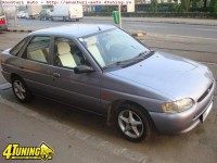 Ford-Escort-3.JPG