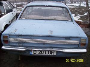 dezmembrez-ford-taunus-89062-1.jpg
