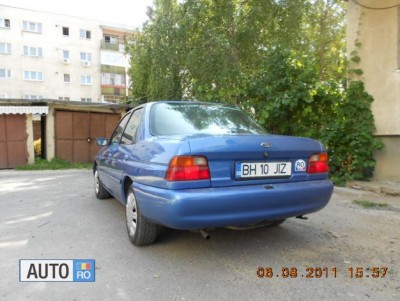 ford-escort-3756834.jpg