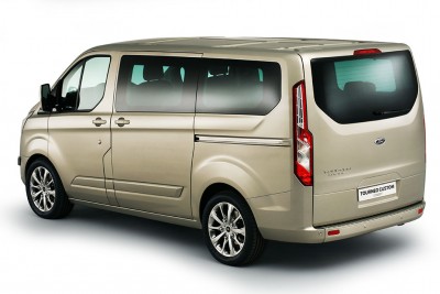 Ford_Transit_Tourneo_Custom_04.jpg