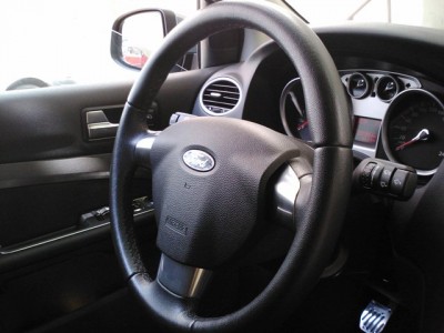 volan titanium sport (2).jpg (59.52 KiB) Vizualizat de 934 ori volan titanium sport (2).jpg
