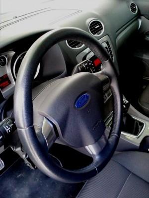 volan titanium sport (3).jpg (69.4 KiB) Vizualizat de 933 ori volan titanium sport (3).jpg