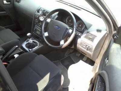 1316509479_253906771_3-dezmembrez-ford-mondeo-20-TDCI-masina-este-comple-Piese-pentru-masini.jpg
