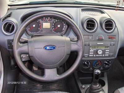 Fiesta05.jpg (163.17 KiB) Vizualizat de 4661 ori Fiesta05.jpg