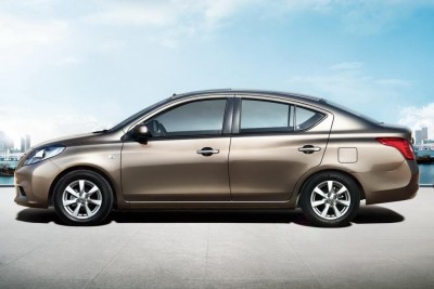 2012-Nissan-Sunny-5.JPG