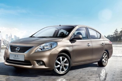 2012-Nissan-Sunny-9.JPG