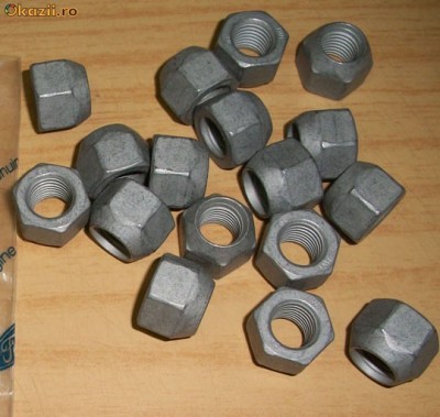 piulite.jpg (68.26 KiB) Vizualizat de 539 ori piulite.jpg