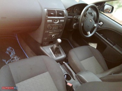 2interior.jpg