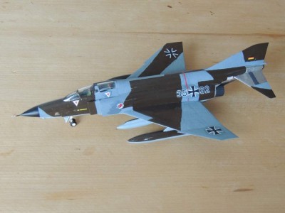 RF-4E_Phantom_II_(Italeri_1_72).JPG