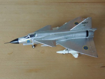 AJ37_Viggen_(Airfix_1_72).JPG