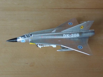 J35_Draken_(Revell_1_72)_1.JPG