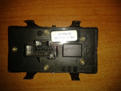Comanda geamuri sofer Mondeo 3 poz2.jpg (158.21 KiB) Vizualizat de 5441 ori Comanda geamuri sofer Mondeo 3 poz2.jpg