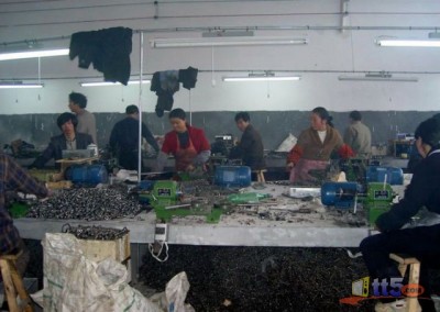 china-scary-factories-for-car-parts-1.jpg
