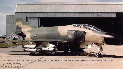 F-4C_with_15_x_suu-11a_625851765_n.jpg