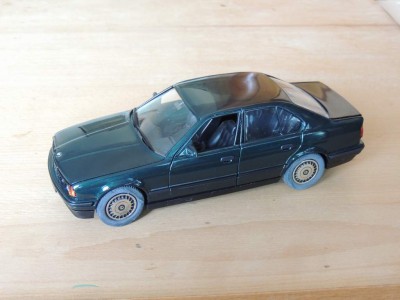 BMW_535i_E34_(Schabak_1_24)_.JPG