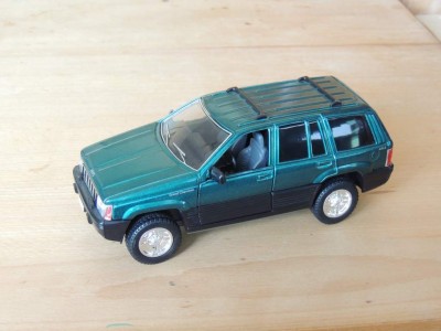 Jeep_Grand_Cherokee_ZJ_(Sunnyside_1_24).JPG