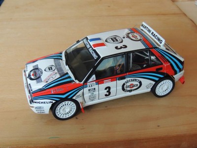 Lancia_Delta_HF_Integrale_16v_Evoluzione_II_(Kyosho_1_18).JPG