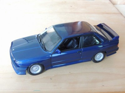 BMW_M3_E30_(Minichamps_1_18).JPG