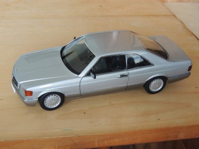 Mercedes-Benz_W126_500_SEC_(Autoart_1_18).jpg