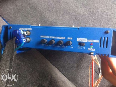 36566793_2_644x461_vand-statie-amplificator-auto-blaupunkt-gta-270-400w-fotografii.jpg