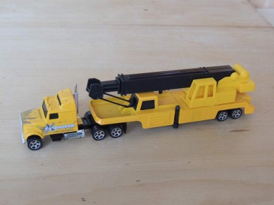 Kenworth_T700_macara_(Majorette_1_87).JPG