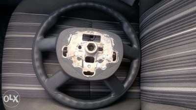 77569412_3_1000x700_volan-ford-focus-2-fl-caroserie-interior.jpg
