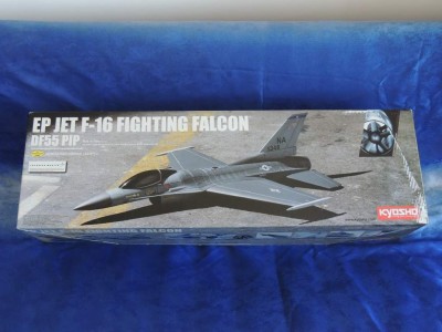 F-16_Fighting_Falcon_(Kyosho_1_16)_01.jpg