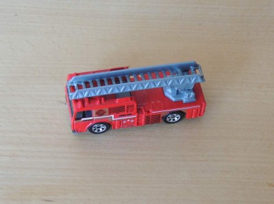 Ladder_truck_(Firefighter)_(Matchbox_1_75).jpg