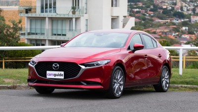 2020-Mazda-3-G20-Touring-sedan-red-Dean-McCartney-1001x565p-(1)_1.jpg