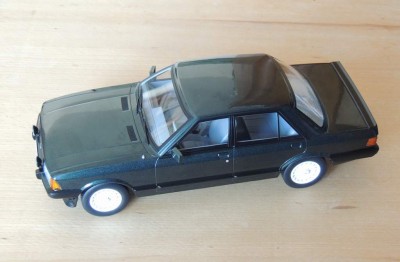 Ford_Granada_Mk2_28i_V6_(Modelcar_1_18).jpg