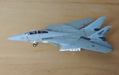 F-14A_Tomcat_(Heller_&_Revell_&_Airfix).jpg