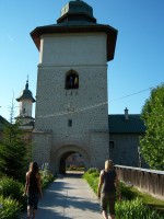 100_7090r.JPG