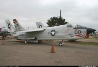 F-8E_Crusader_1.jpg