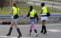 prostituatele-din-spania-obligate-sa-poarte-veste-8d47ca0e40d81a36e-260-0-1-85-1.jpg