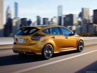 Ford-Focus_ST_2012_800x600_wallpaper_0d.jpg