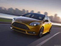 Ford-Focus_ST_2012_800x600_wallpaper_02.jpg