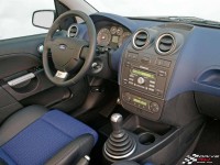 Ford-Fiesta_interior_1x1600x1200.jpg